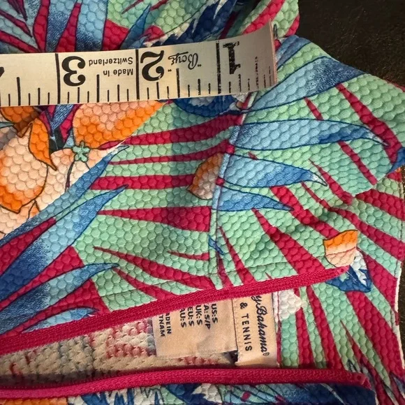 Tommy Bahama Red Fitted Graphic Blouse - Picture 6 of 8